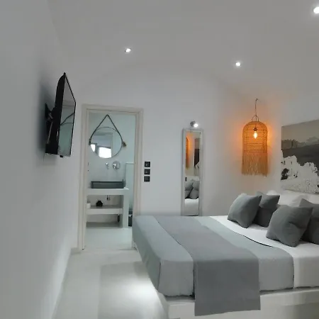 Center View Suites *