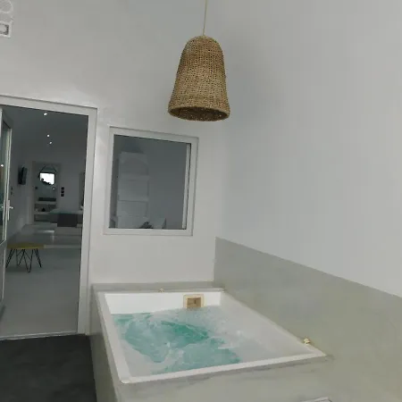 Center View Suites Fira (Santorini)
